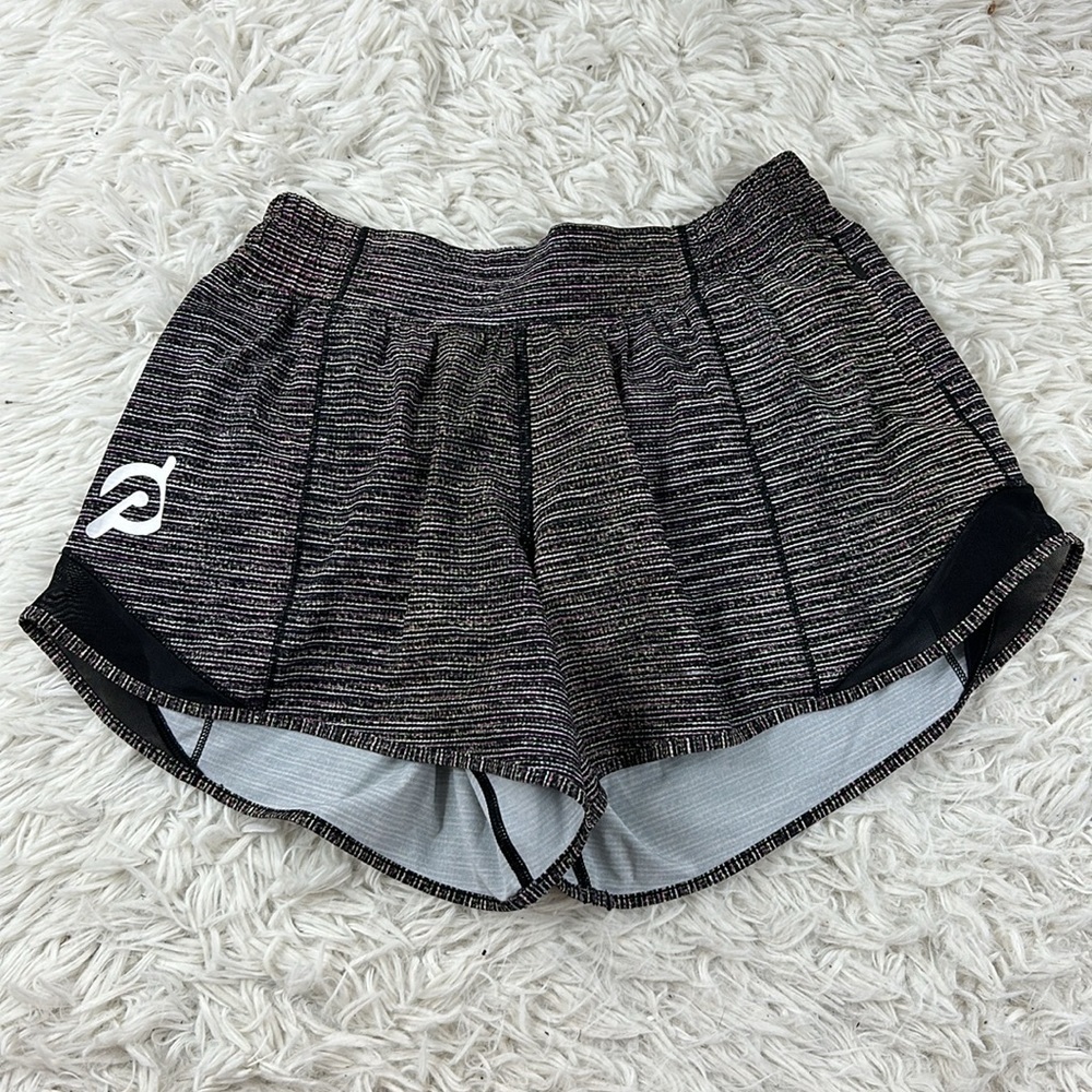 Lululemon Hotty Hot Low Rise Short 4"